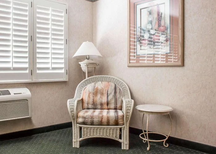 Hotel La Quinta & By Wyndham Copper Valley 2*