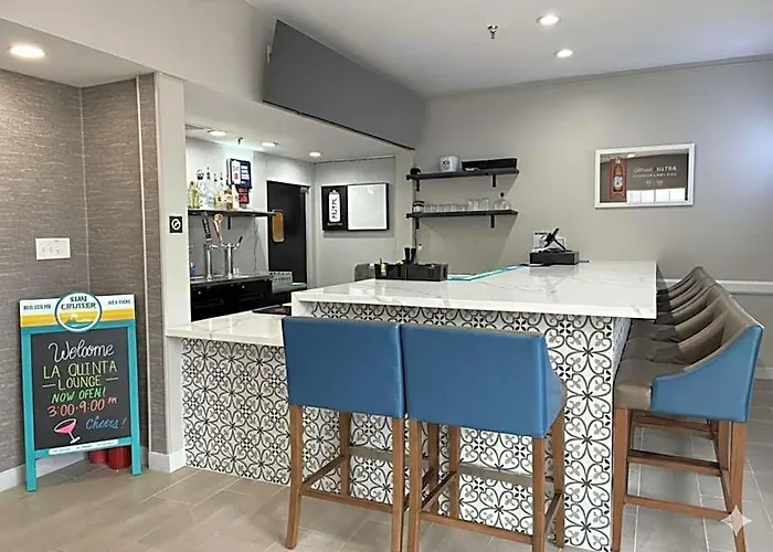 Hotel La Quinta & By Wyndham Copper Valley